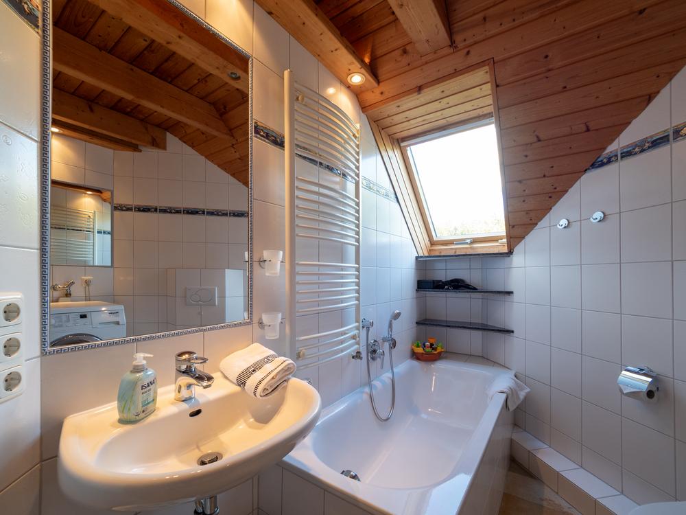 Badfenster der Wohnung Südwind
