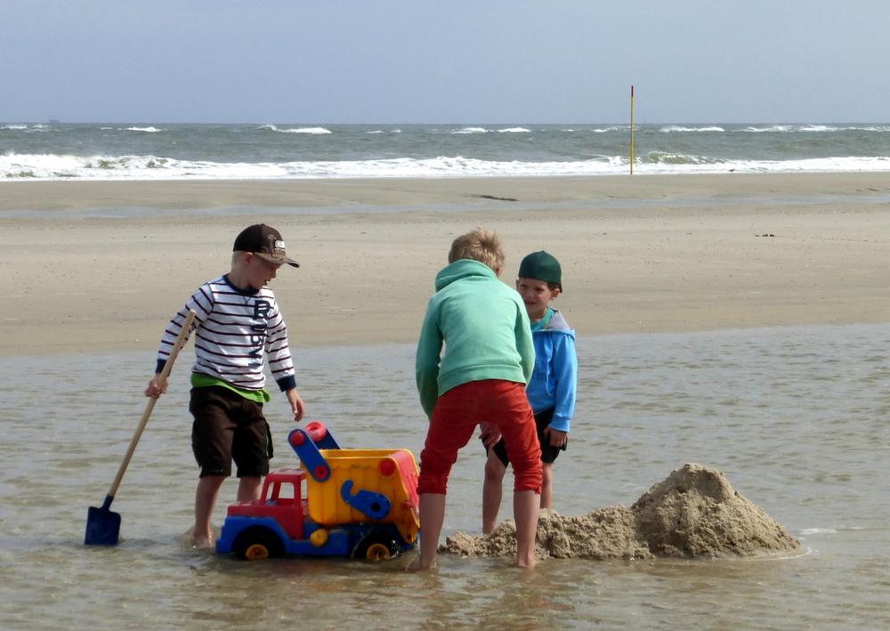 Kinder am Strand